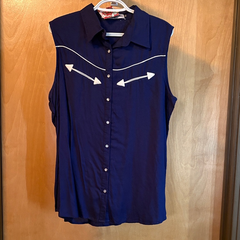 Rodeo Quincy Sleeveless Button-Front Western Arrow Shirt - Navy; Size XL